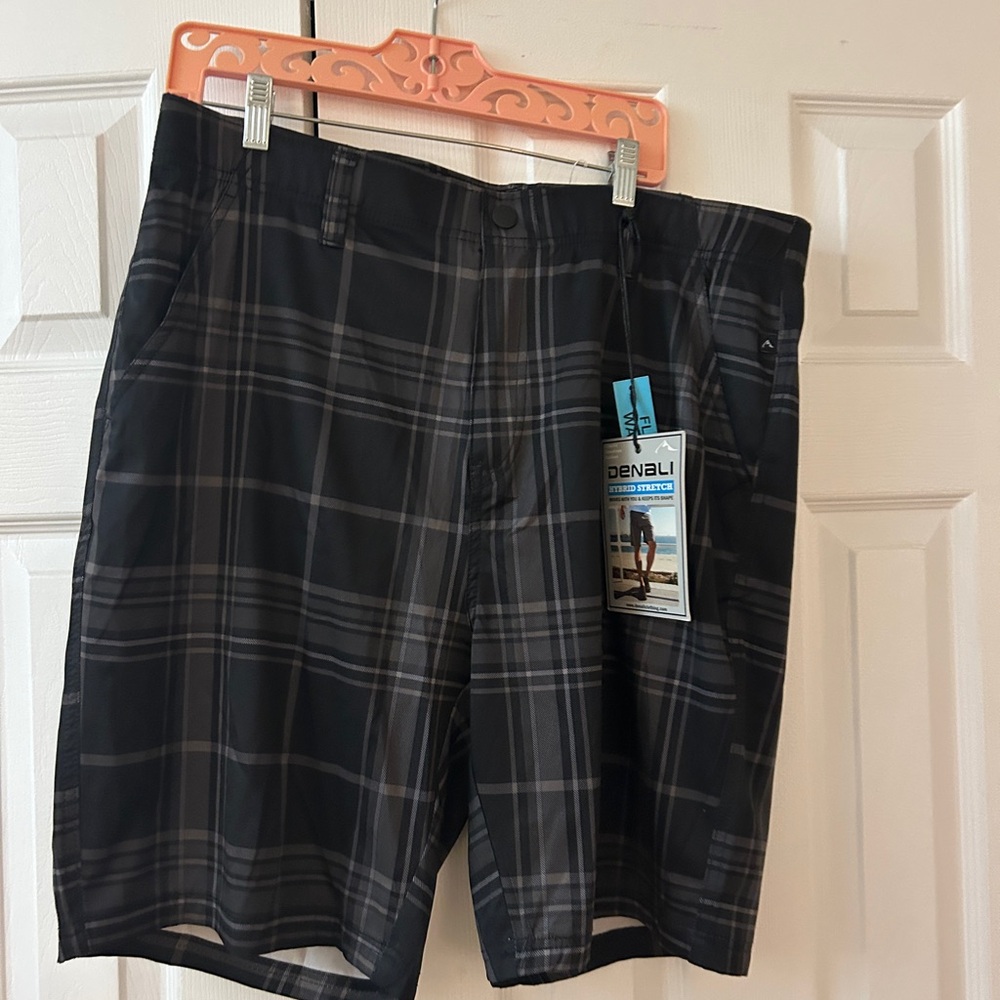NWT Denali Men’s Plaid Boardshorts Size 36 Gray Black Hybrid Swim Shorts New